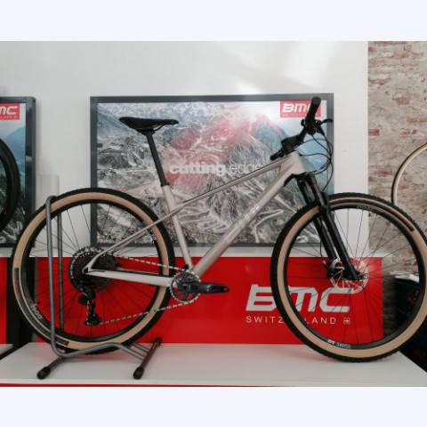 1477-velos-2022 BMC Twostroke 01 Three    1.jpg